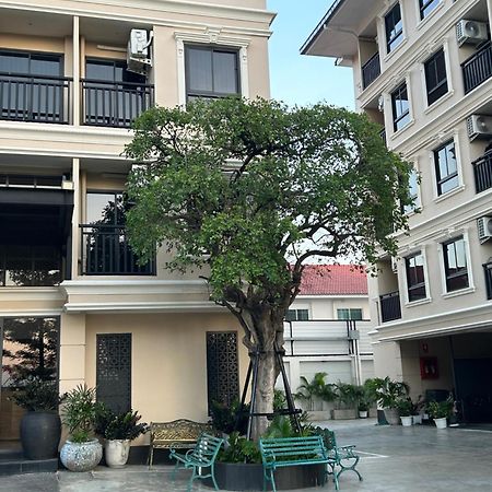 Baan Thanakul Residences Samut Prakan Exterior foto